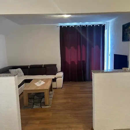 Pavic Apartment *